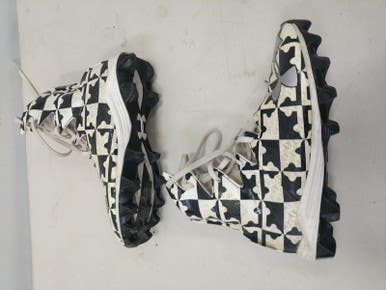 Used Under Armour Junior 04.5 Football Cleats 11860-s000257273