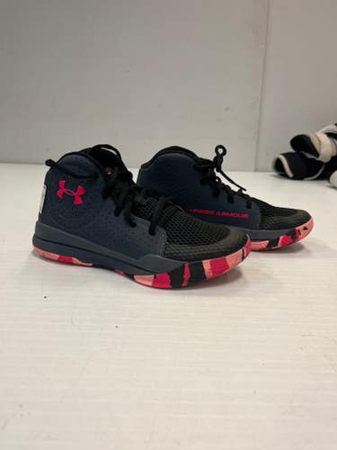 Used Under Armour Junior 04.5 Basketball Shoes 11860-s000268563