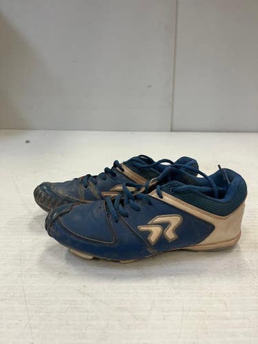 Used Umbro Junior 02 Cleat Soccer Outdoor Cleats 11860-c000266931