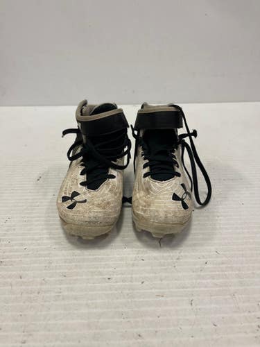 Used Under Armour Junior 03.5 Football Cleats 11860-s000271035