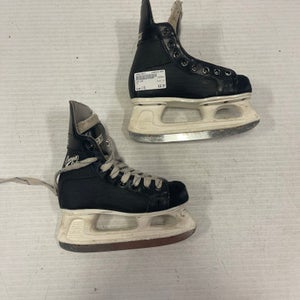 Used Ccm Cha Junior 01 Ice Hockey Skates 11860-s000272672
