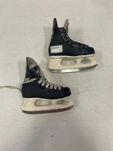 Used Ccm Cha Junior 01 Ice Hockey Skates 11860-s000272672