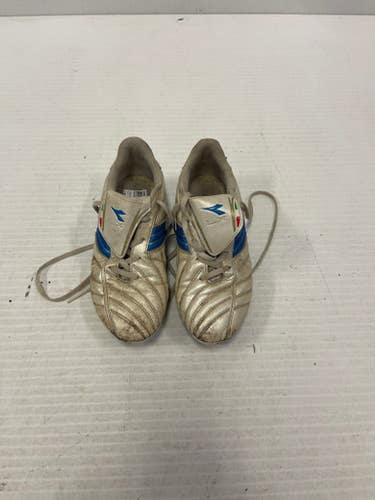 Used Junior 05 Cleat Soccer Outdoor Cleats 11860-s000270472