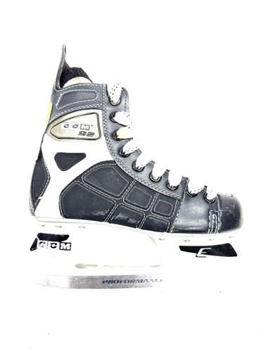 Used Ccm 92 Junior Hockey Skate Junior 03 11860-s000302171