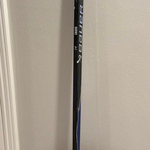 Senior Bauer Vapor Flylite Right Handed Hockey Stick P88 77 Flex (New)