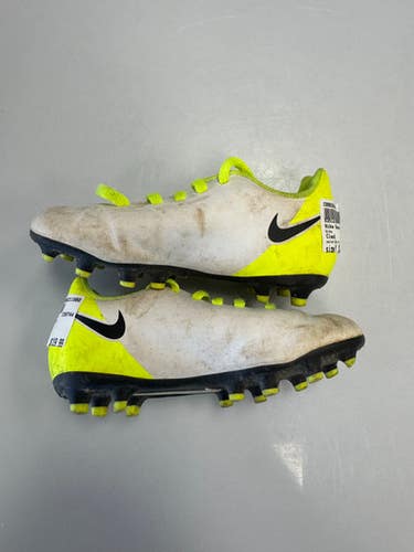 Used Nike Soccer Cleats White Youth 10.5 11860-c000309865