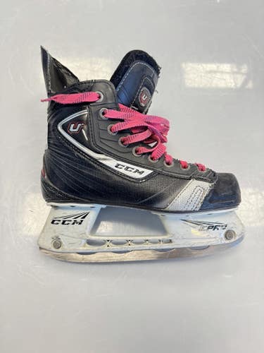 Used Ccm U+ 06 Junior Hockey Skate Junior 02.5 11860-s000303927