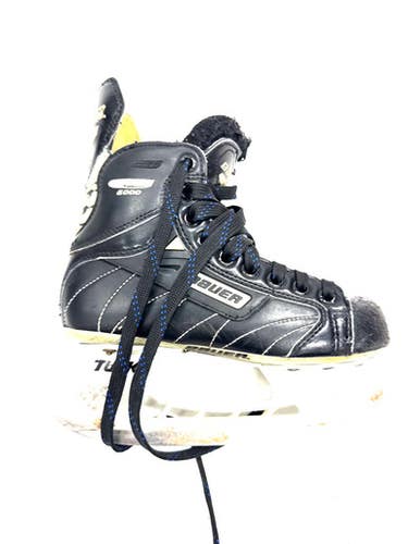 Used Bauer 6000 Junior Hockey Skate Junior 02.5 11860-s000284511