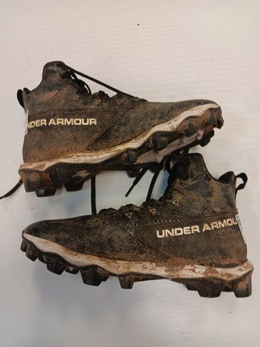 Used Under Armour Senior 5.5 Football Cleats 11860-c000268840