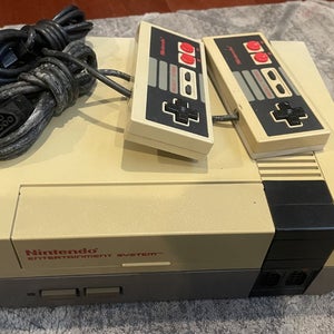 Nintendo NES-001 Entertainment System Console Gray NTSC-U/C 2 Controllers Tested