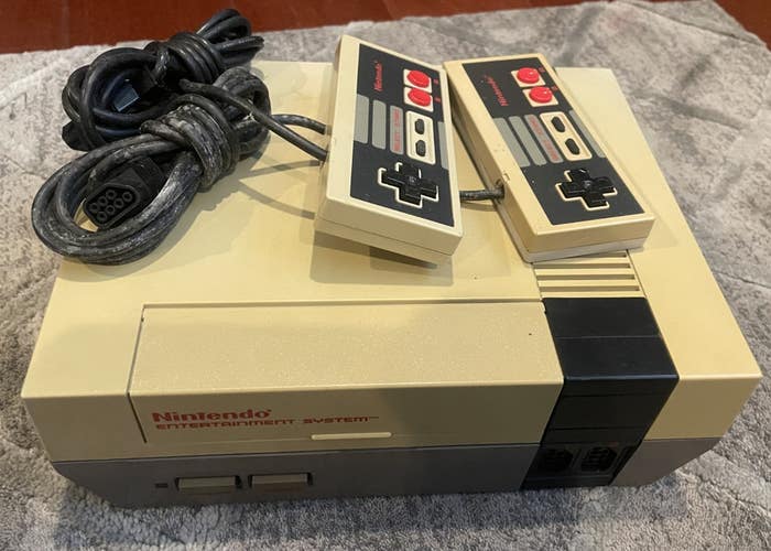 Nintendo NES-001 Entertainment System Console Gray NTSC-U/C 2 Controllers Tested
