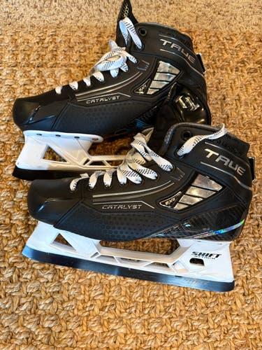 True Catalyst 9x4 Hockey Goalie Skates Regular Width 8.5 (Used)