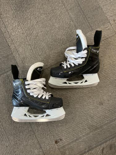 Used Ccm Tacks 9350 Junior Hockey Skate Junior 01 11614-s000237575