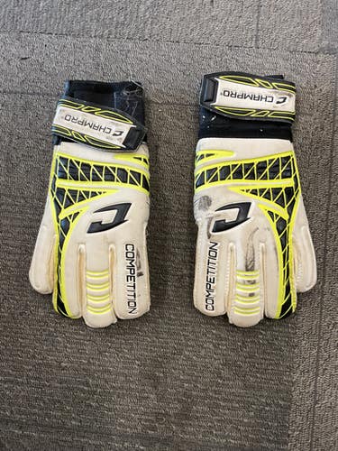 Used Champro Competition Goalie Gloves Soccer Goalie Gloves White 7 11614-s000237546