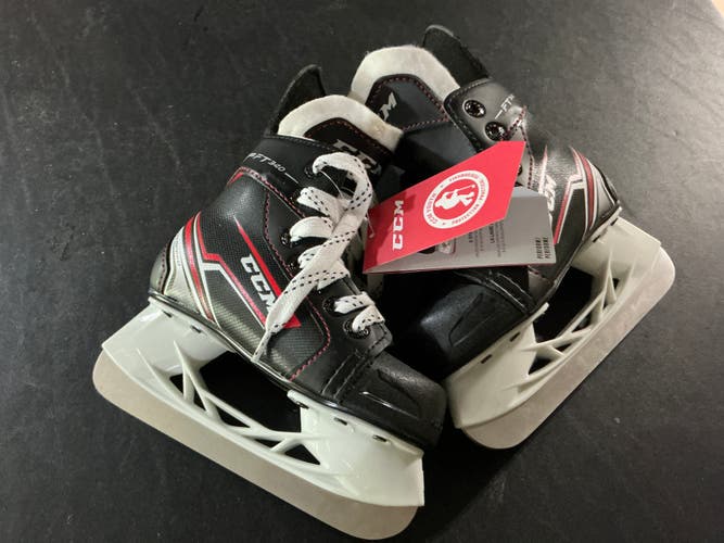 CCM JetSpeed FT340 Hockey Skates 10 (New)
