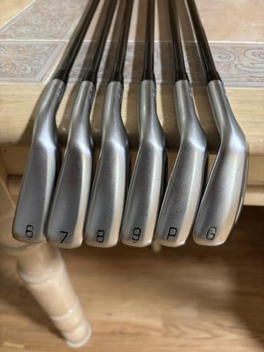 Men's 2025 Mizuno JPX 925 Hot Metal RH Irons Regular Flex Graphite(6 Clubs) #6 - #9, PW, GW