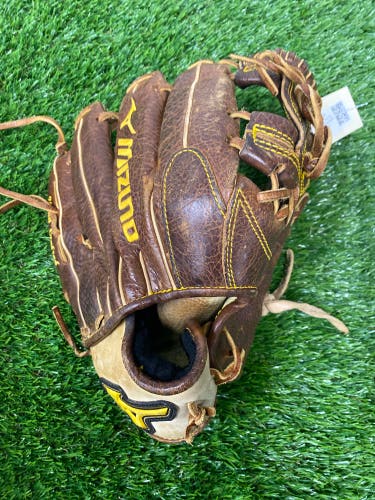 Mizuno Classic Pro Soft RH Baseball Glove | 11.75"
