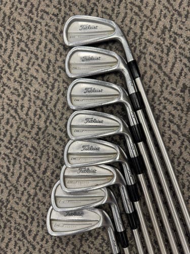 Titleist CB 714 Forged Right Handed Iron Set Regular Flex (Used)