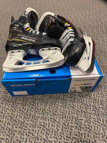 Bauer Supreme M40 Hockey Skates Extra Wide Width Size 1 (New)