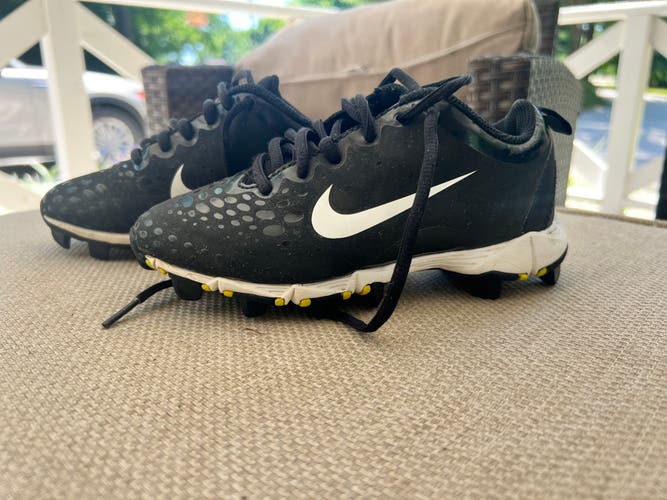 Black Kid's 13K (Little Kids) Youth Nike FastFlex Molded Cleats (Used)
