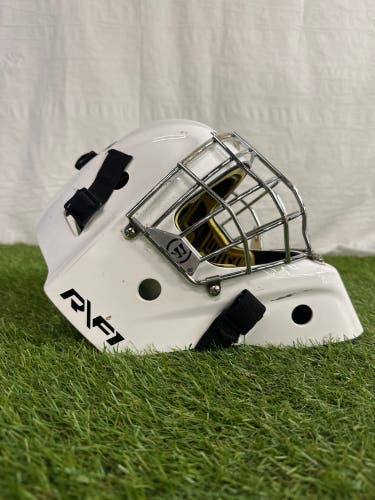 White Junior Warrior R/F1 Goalie Mask (Used) | S/M