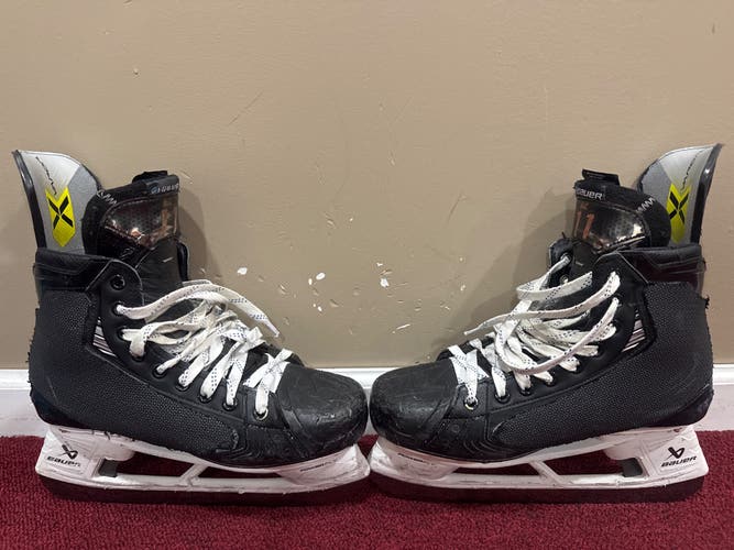 Bauer Vapor Hyperlite 2 Hockey Skates Regular Width Pro Stock 8.5 Item#ST85D