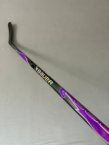 New 55 Flex P14 Intermediate Bauer Vapor Flylite Right Hand Pro Stock Hockey Stick - Purple