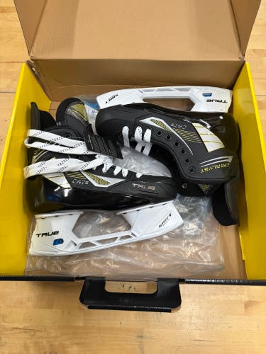 Like New Intermediate True Regular Width Catalyst 5 Hockey Skates Size 7