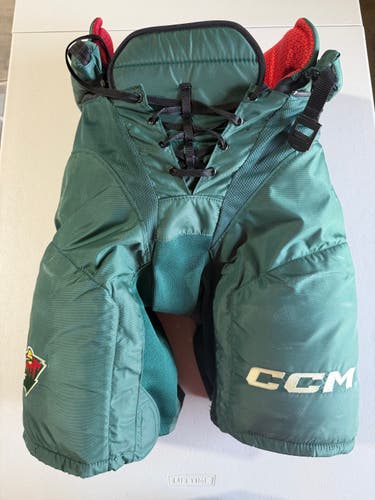 Wild Senior Medium CCM HP45X Hockey Pants Pro Stock (Used) 6281