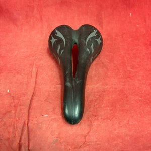 Cycling/ Bicycle Seat : Terry Butterfly bike saddle features a gray graphics.