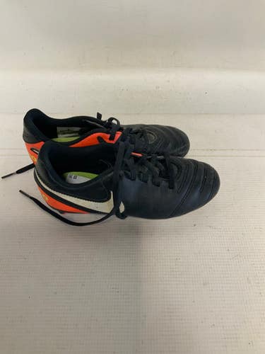 Used Nike Tiempo Soccer Cleats Black Junior 01 11823-s000035678