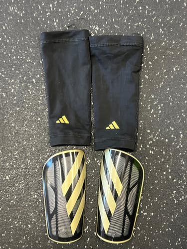Used Adidas Soccer Shin Guards Youth Black Sm 11849-s000035785