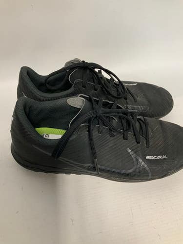 Used Nike Youth 07.0 Indoor Soccer Turf Shoes 11823-s000020392