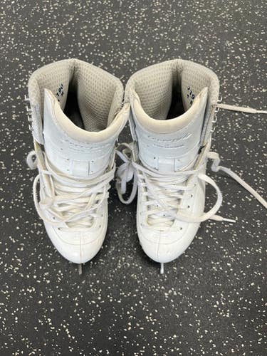 Used Jackson Freestyle Womensfigure Skate White Senior 4 11849-s000031616