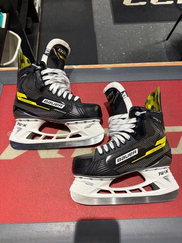 2022 Bauer Supreme Ignite Pro Hockey Skates Regular Width 7 (New)