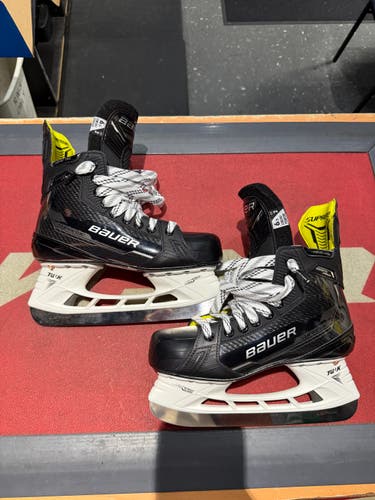 2022 Bauer Supreme Ignite Pro+ Hockey Skates 6.5 Fit 2 (New)