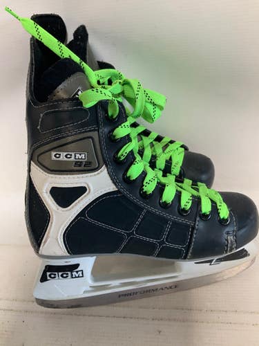 Used Ccm 92 Junior Hockey Skate Junior 03 11823-s000039476