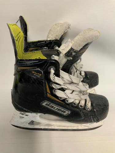 Used Bauer Ignite Pro Junior 02 Ice Hockey Skates 11823-s000024467