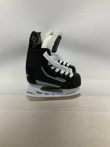 Used Winnwell Amp300 Youth Hockey Skate Youth 11.0 11823-s000036969