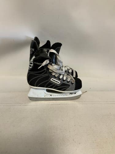 Used Bauer Supreme Professional Junior Hockey Skate Junior 02 11823-s000037170