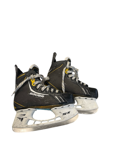 Used Bauer Supreme Junior Hockey Skate Junior 02.5 11682-s000123463