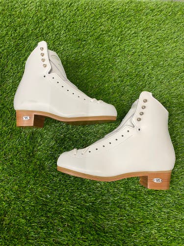 Riedell 229 Edge Figure Skates | Adult 5 (Wide)