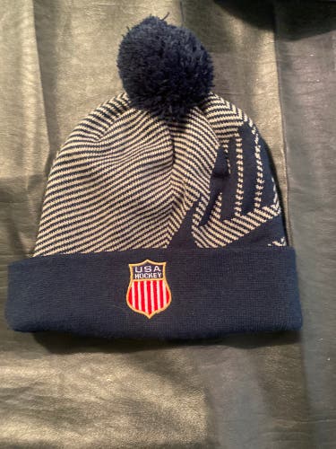 USA hockey winter hat One Size Fits All Adult Unisex Nike (New)