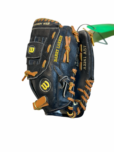 Used Wilson A2241 As7 Bb Sb Glove Rh Throw Black 11" 11706-s000378426