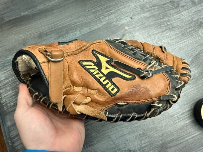 Mizuno Prospect RH Catcher's Baseball Glove 32.5" (Used)