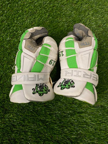 Maverik M6 Lacrosse Gloves | Small 10"