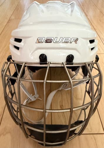 Medium Bauer Re-Akt Helmet (Used)
