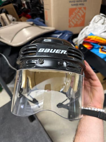 Large Bauer HH5000 Helmet (Used)