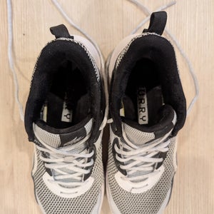 Men's Size M 10.0 (W 11.0) Under Armour Shoes (Used)