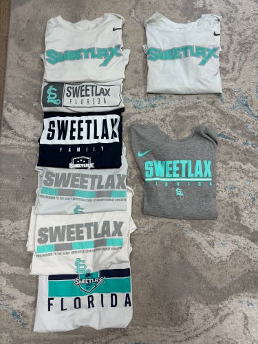 Small / Medium Men's Nike Shirt (Used)